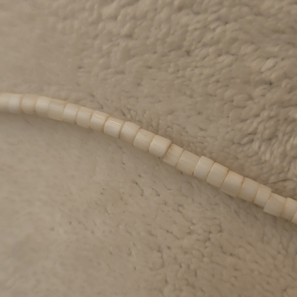 Vintage 1970s White Heishi Shell Bone Beaded Surfer Unisex Necklace - Picture 4 of 7